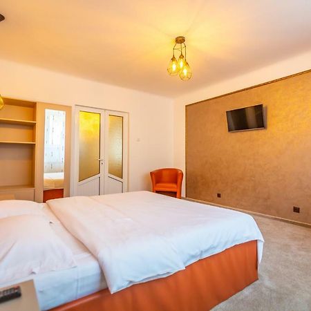 Central Apartment Braşov Eksteriør billede