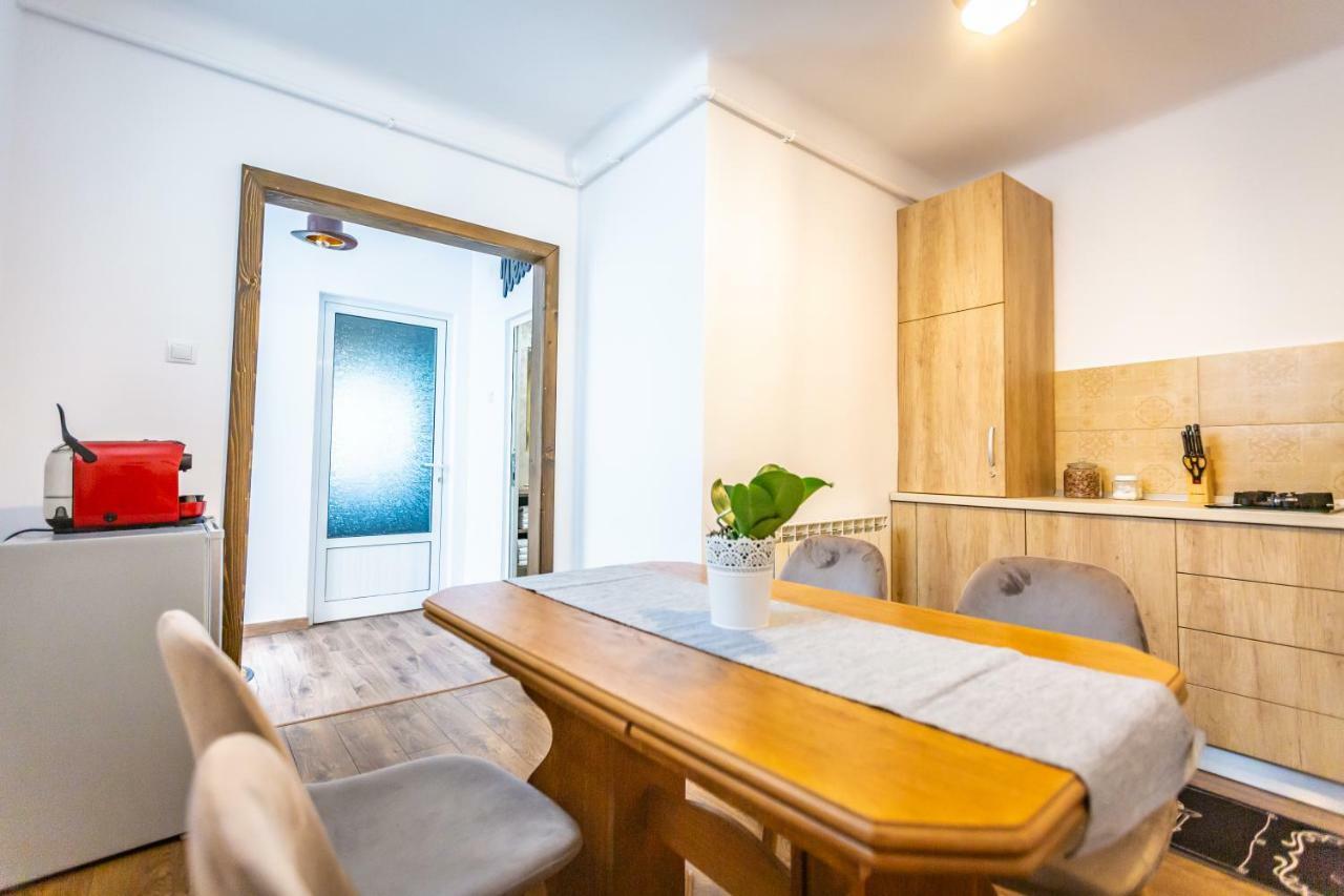 Central Apartment Braşov Eksteriør billede